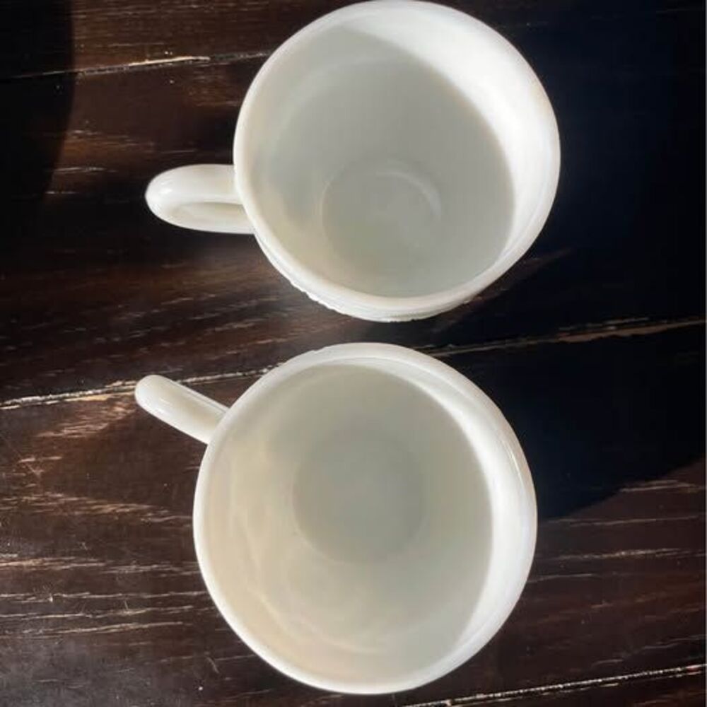 1950’s Vintage Milk Glass Tea Coffee Punch Cups - Picture 2 of 5